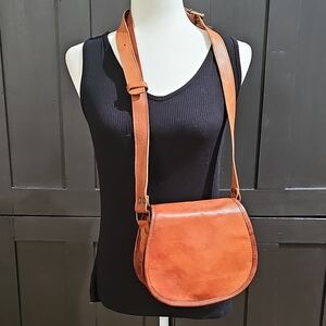 Classic Tan Leather Crossbody Saddle Bag